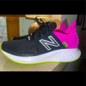 New Balance size 8.5 foam ROAV. Very good condition. Only worn a few times.